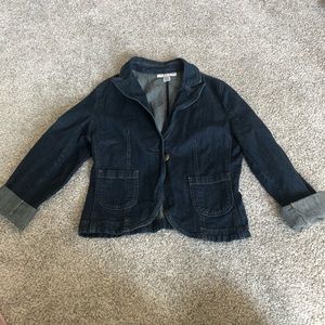 Petit sophisticated stretch size 6 jean jacket